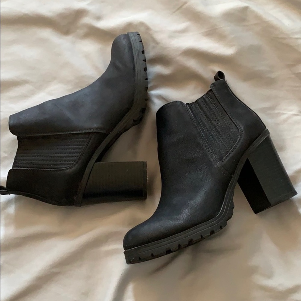 San & Libby stack heel boots